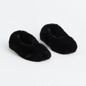 H&M black indoor furry slippers Black NWT